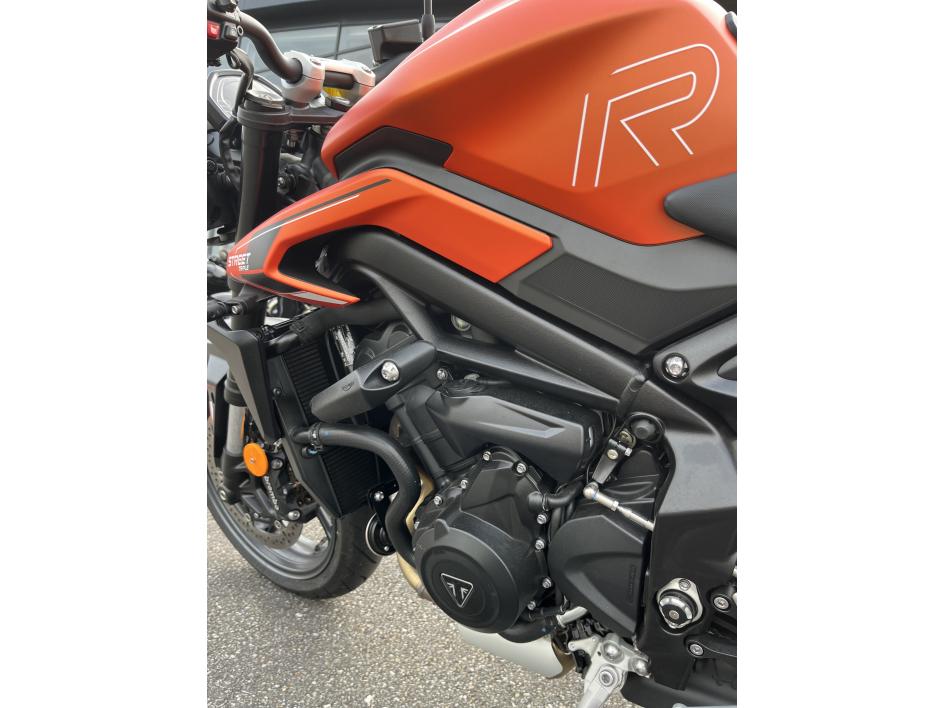 TRIUMPH STREET TRIPLE 765 R A2