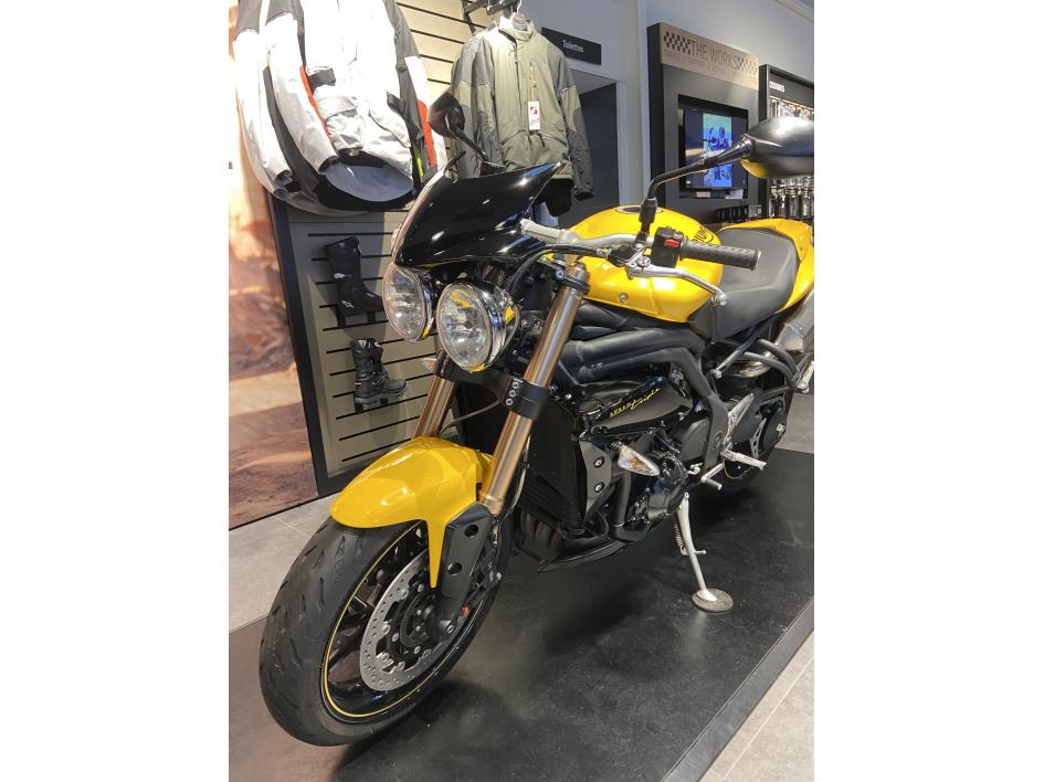TRIUMPH SPEED TRIPLE 1050 R