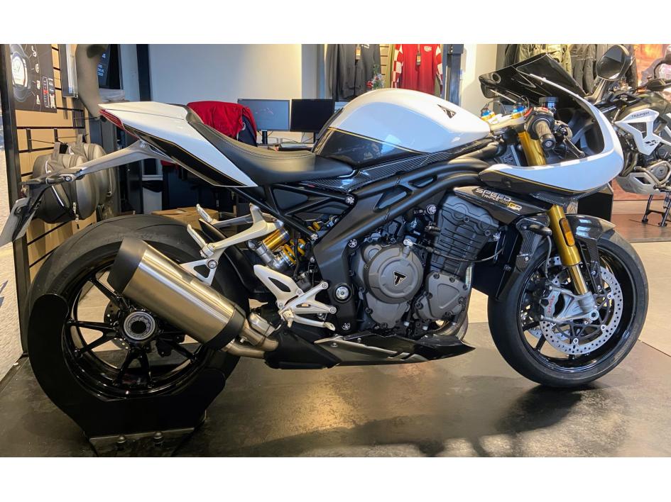 TRIUMPH SPEED TRIPLE 1200 RR