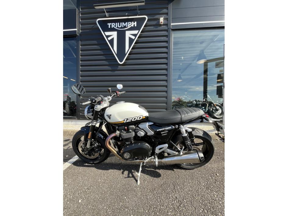 TRIUMPH SPEED TWIN 1200