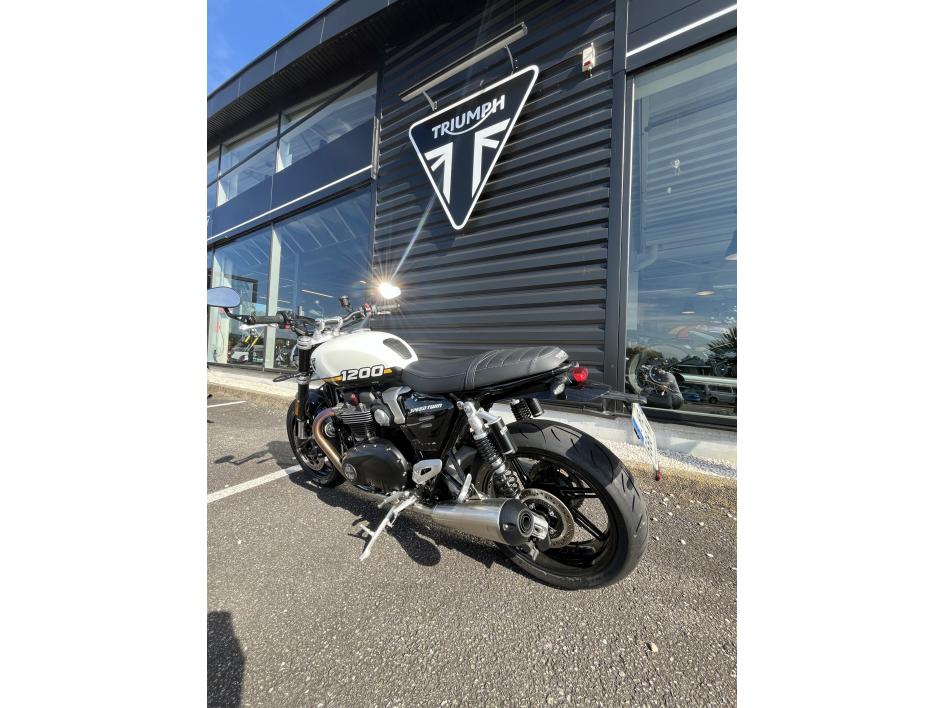 TRIUMPH SPEED TWIN 1200
