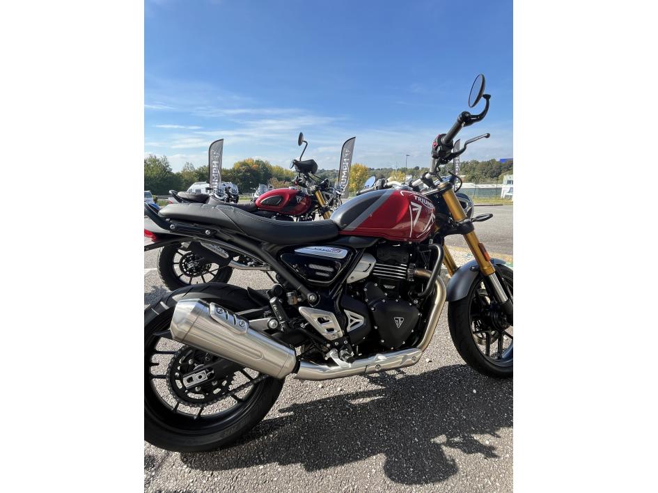 TRIUMPH SPEED 400 + PROTECTION MOTEUR 