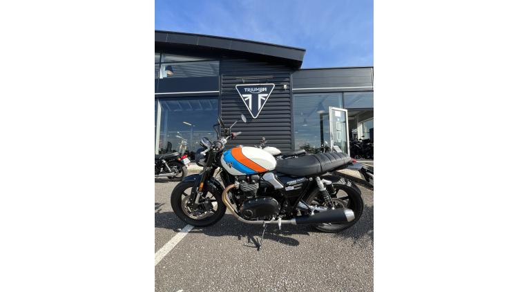 TRIUMPH SPEED TWIN 900