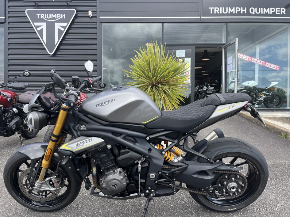 TRIUMPH SPEED TRIPLE 1200 RS